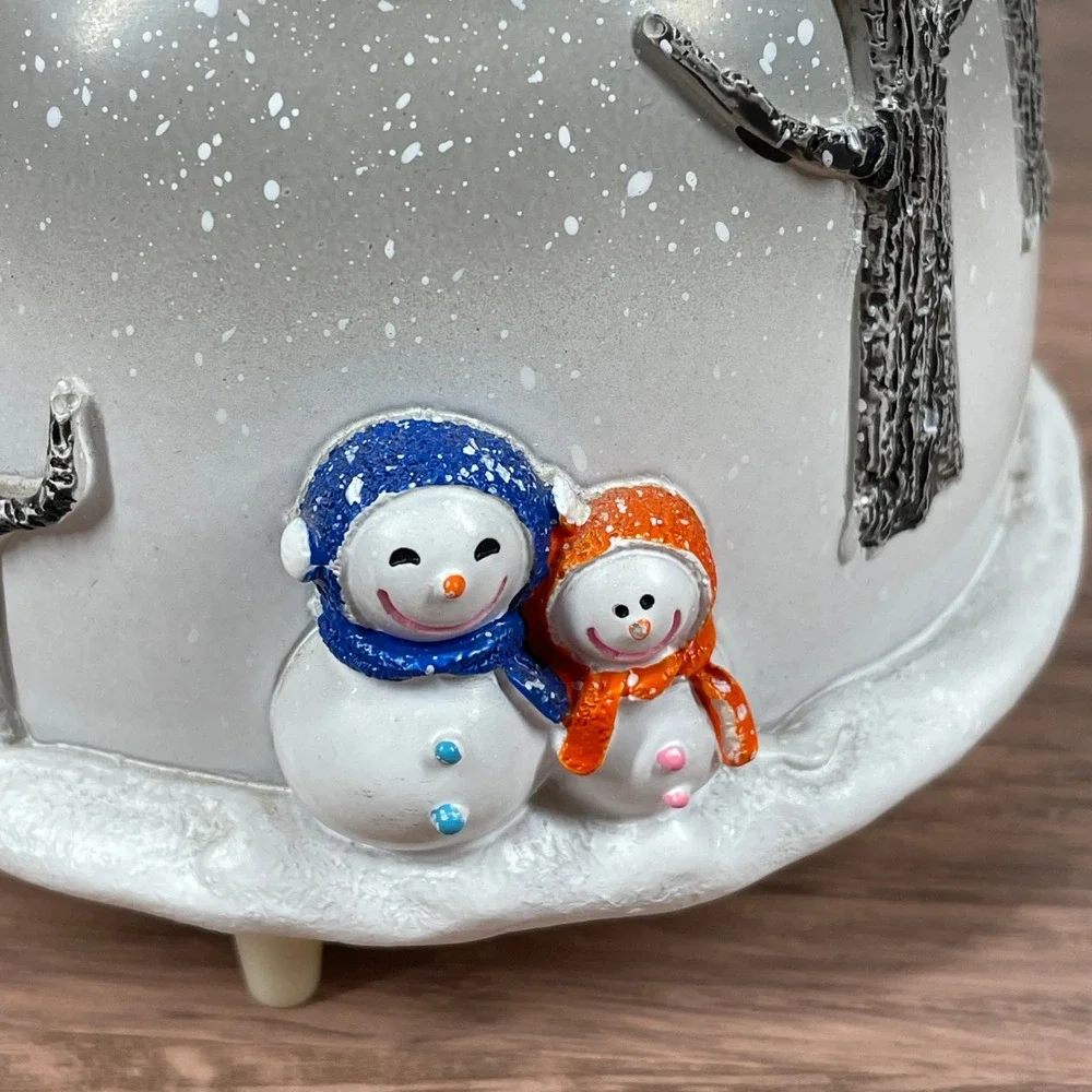 Romantic Couple Snow Globe Musical Light Up‎ Winter Scene Snowman Christmas Gift